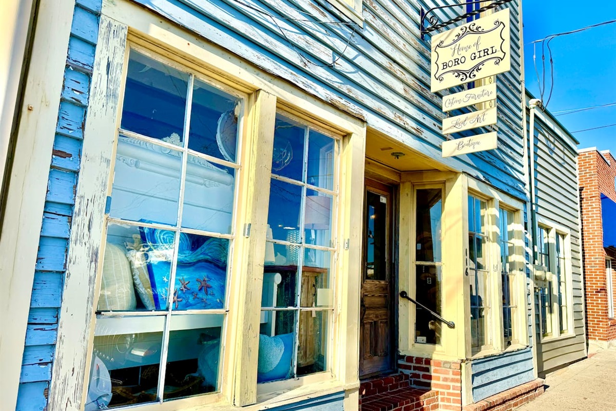 Downtown historic Swansboro on the waterfront - boating, fishing, dining, shopping, live music, and small town fun