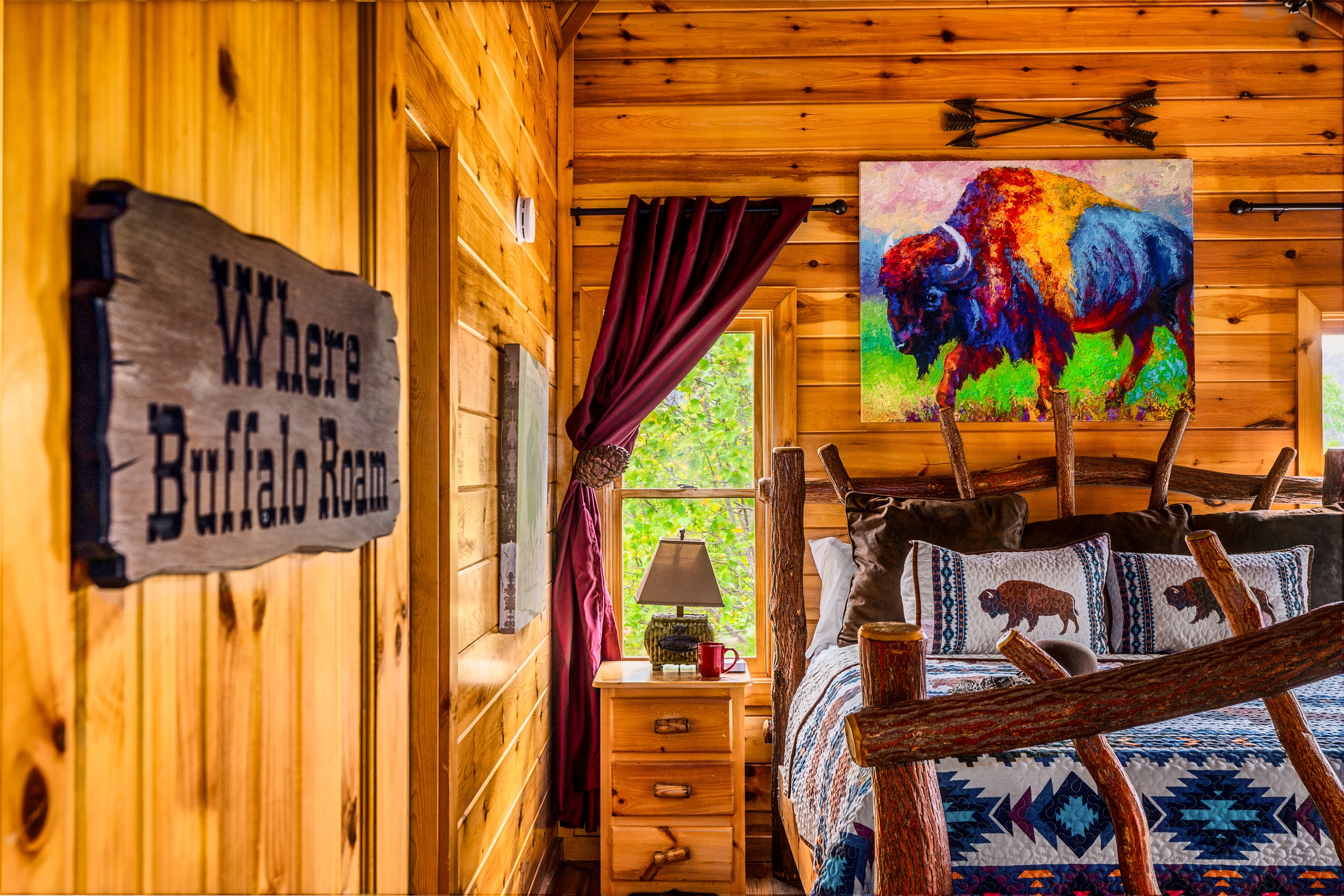 Buffalo Room, upstairs, King bed, ensuite full bath, deck access.