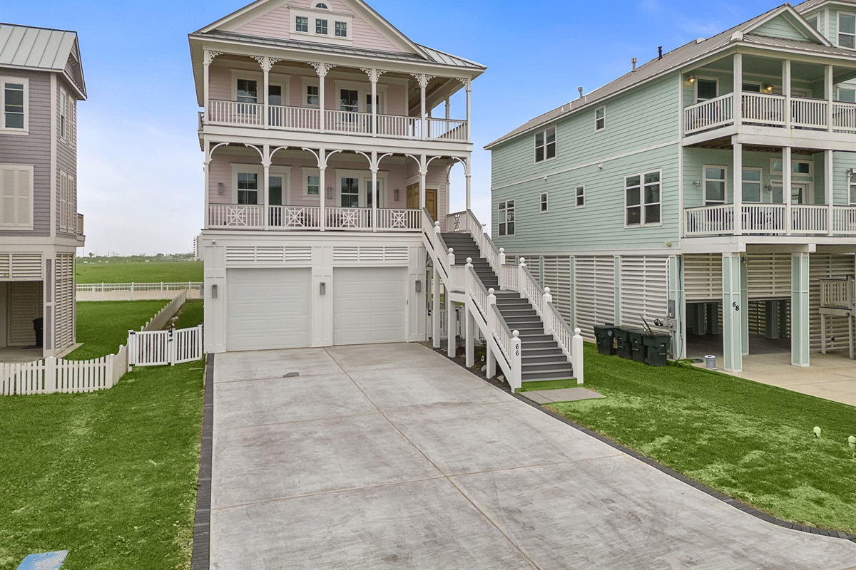 1b7e3a88ac2f48289b5746674f2bab18 Large | Beachhouse | Texas | TX | Vacation Homes | Galveston | Crystal Beach | Kokomo | Breezy Days | Beachfront Elegance | Sunrise Serenity | Southern Sands Property Management, LLC