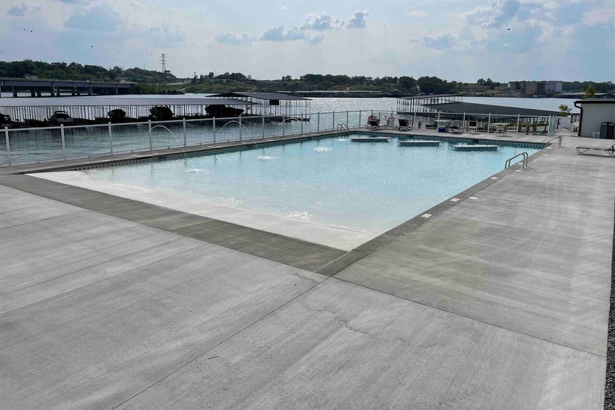 Resort style pool is open! Fountains, beach entry, gorgeous views of the lake, and more. 