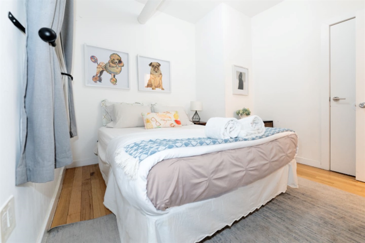 BR 1 - Queen Bed