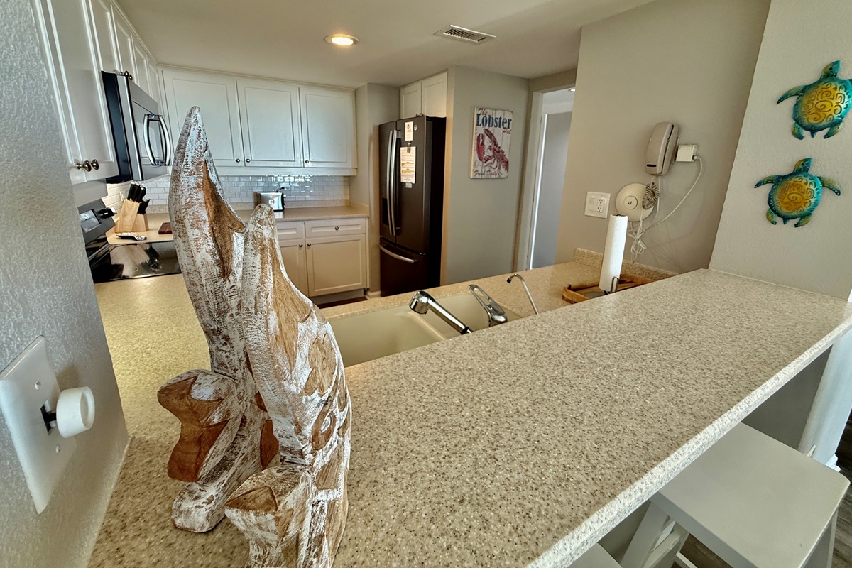 Kitchen w/Smooth Surface Corian Countertop