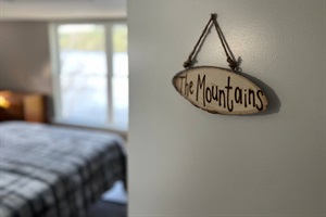 "the mountains" room signal