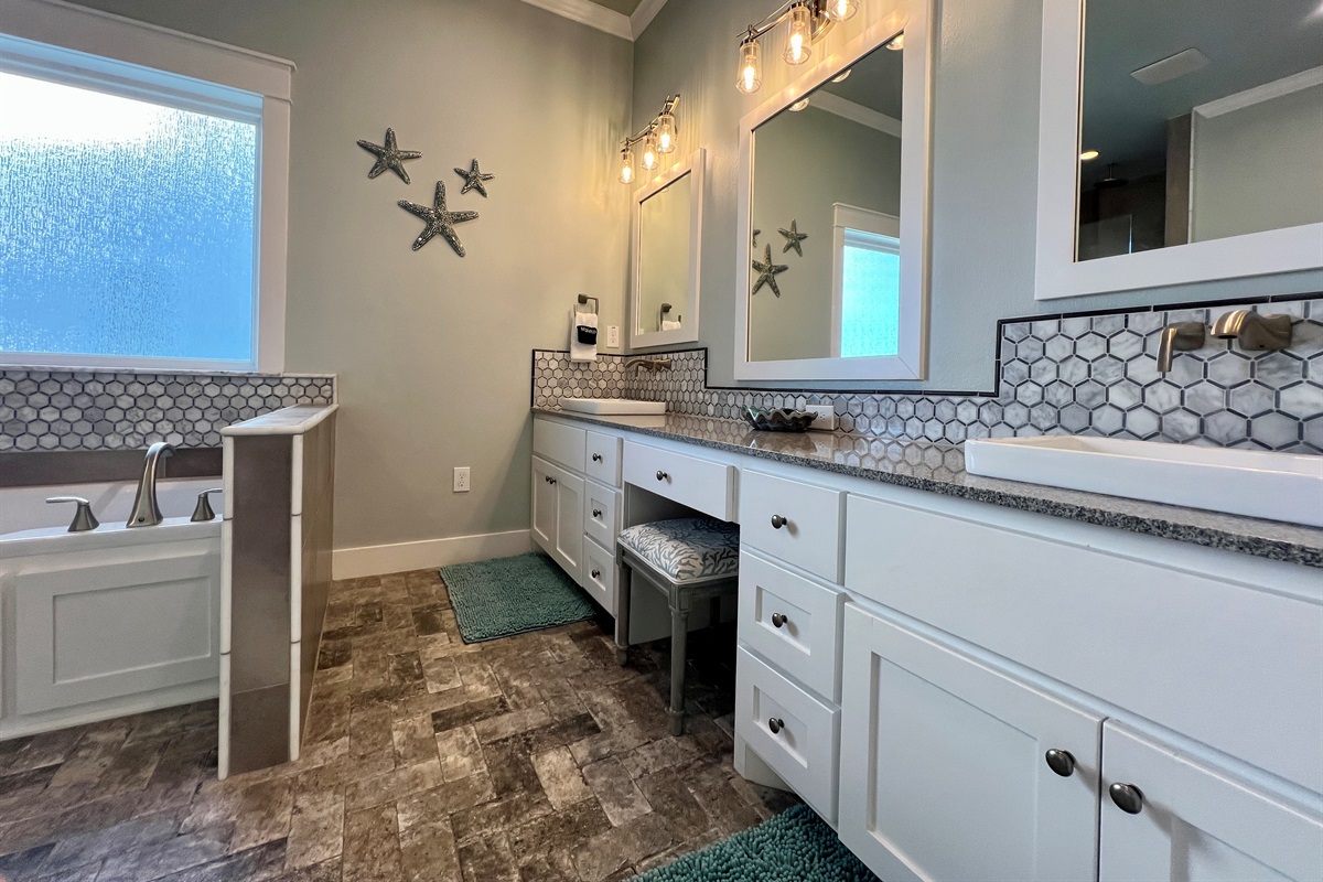 Crystal Paradise Bathroom 2 Ensuite: Luxurious first-floor ensuite with dual vanity and spa-inspired shower.