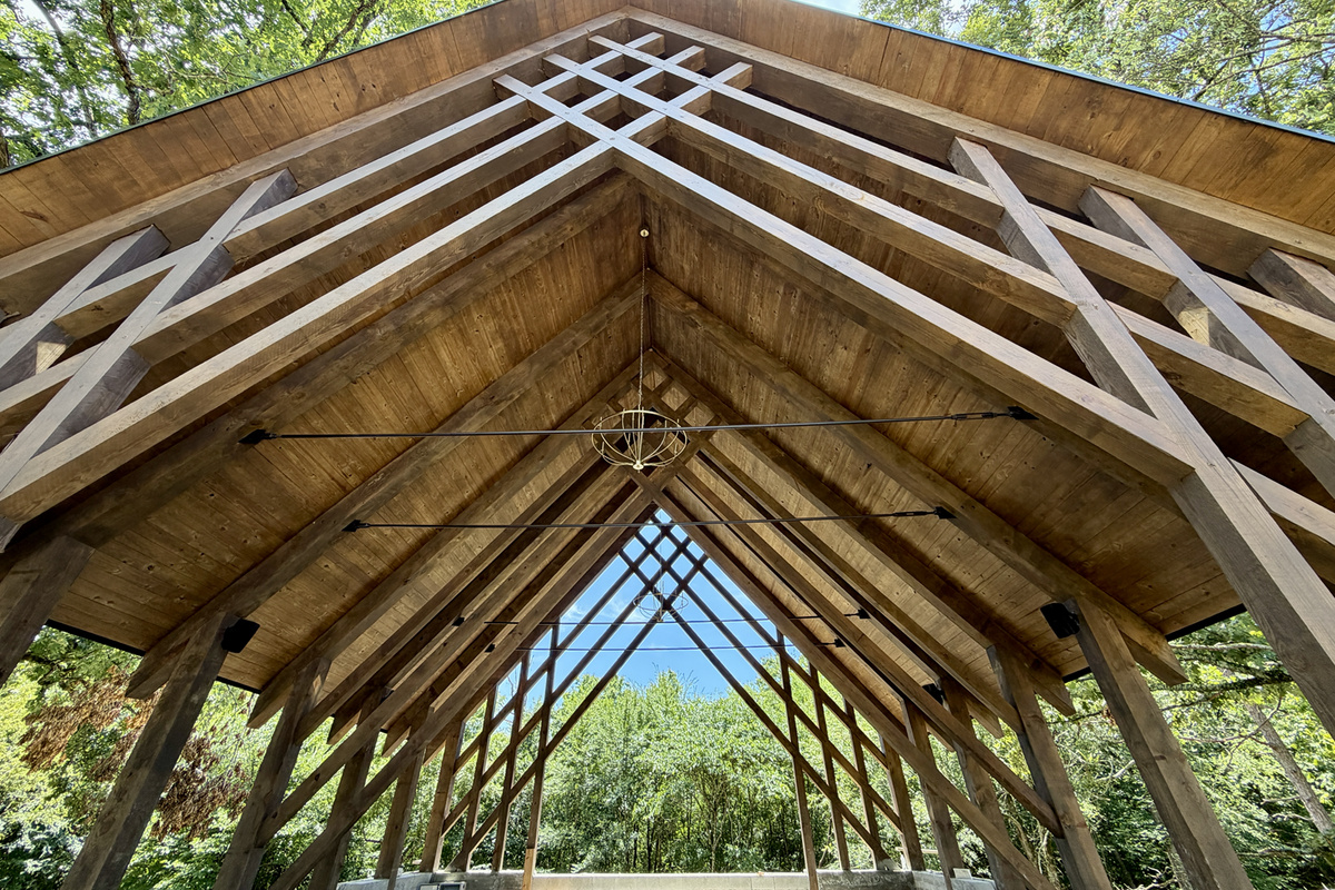 Timber framed pavilion for group gatherings! Weddings, family reunions, corporate retreats, church retreats - PA system included