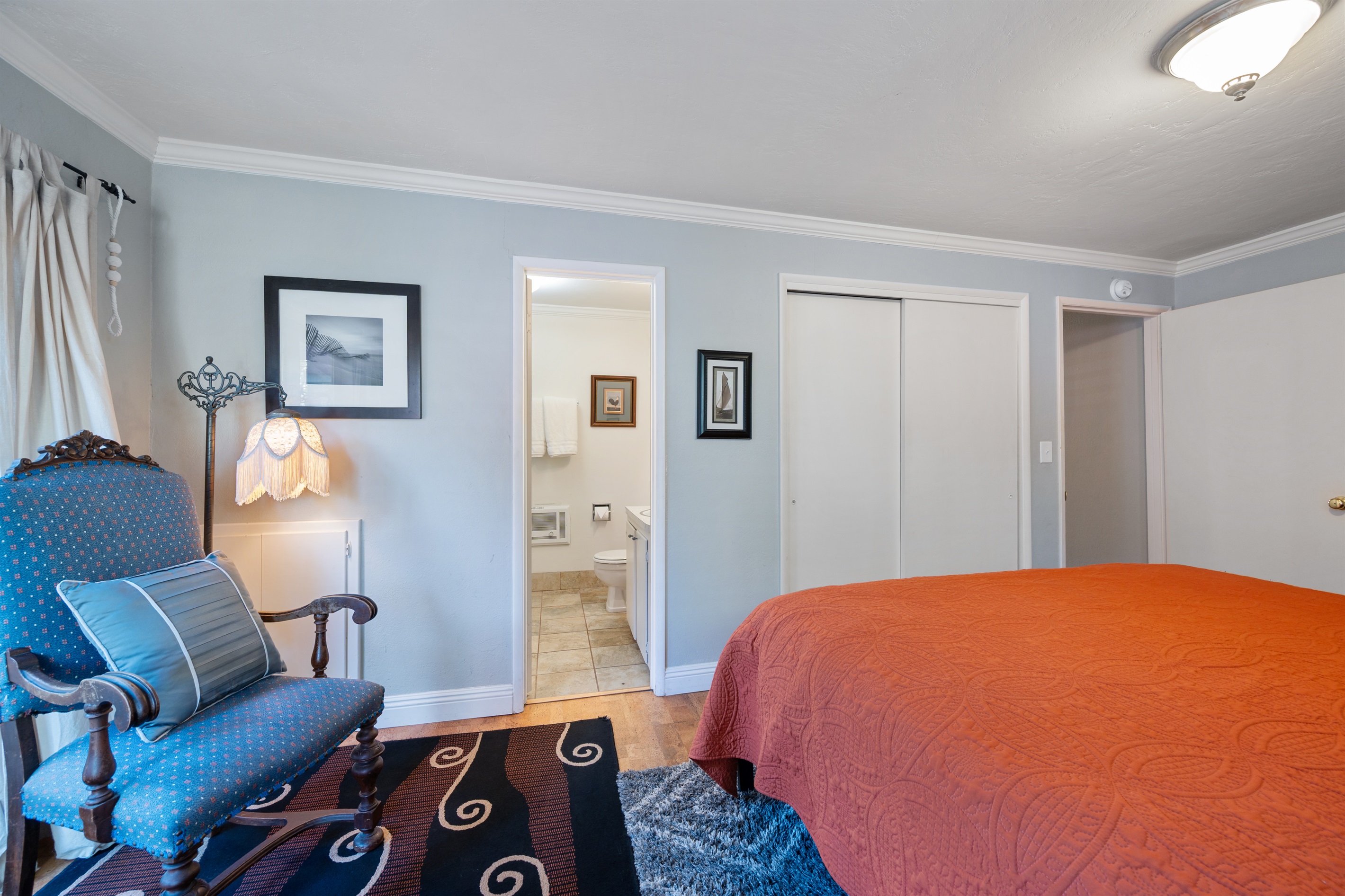 Bedroom 1 - Ensuite Restroom