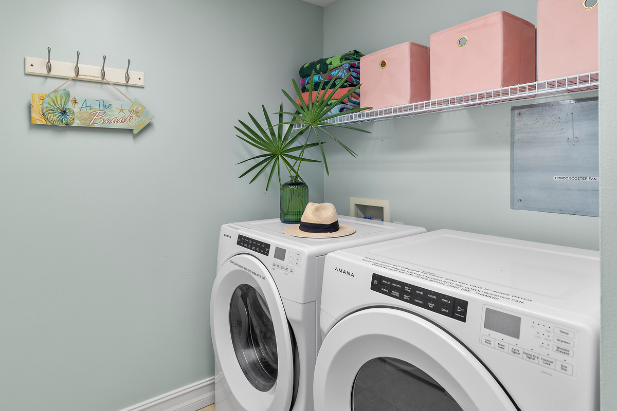 Washer and Dryer with Plenty of Laundry Supplies + Beach Towels!