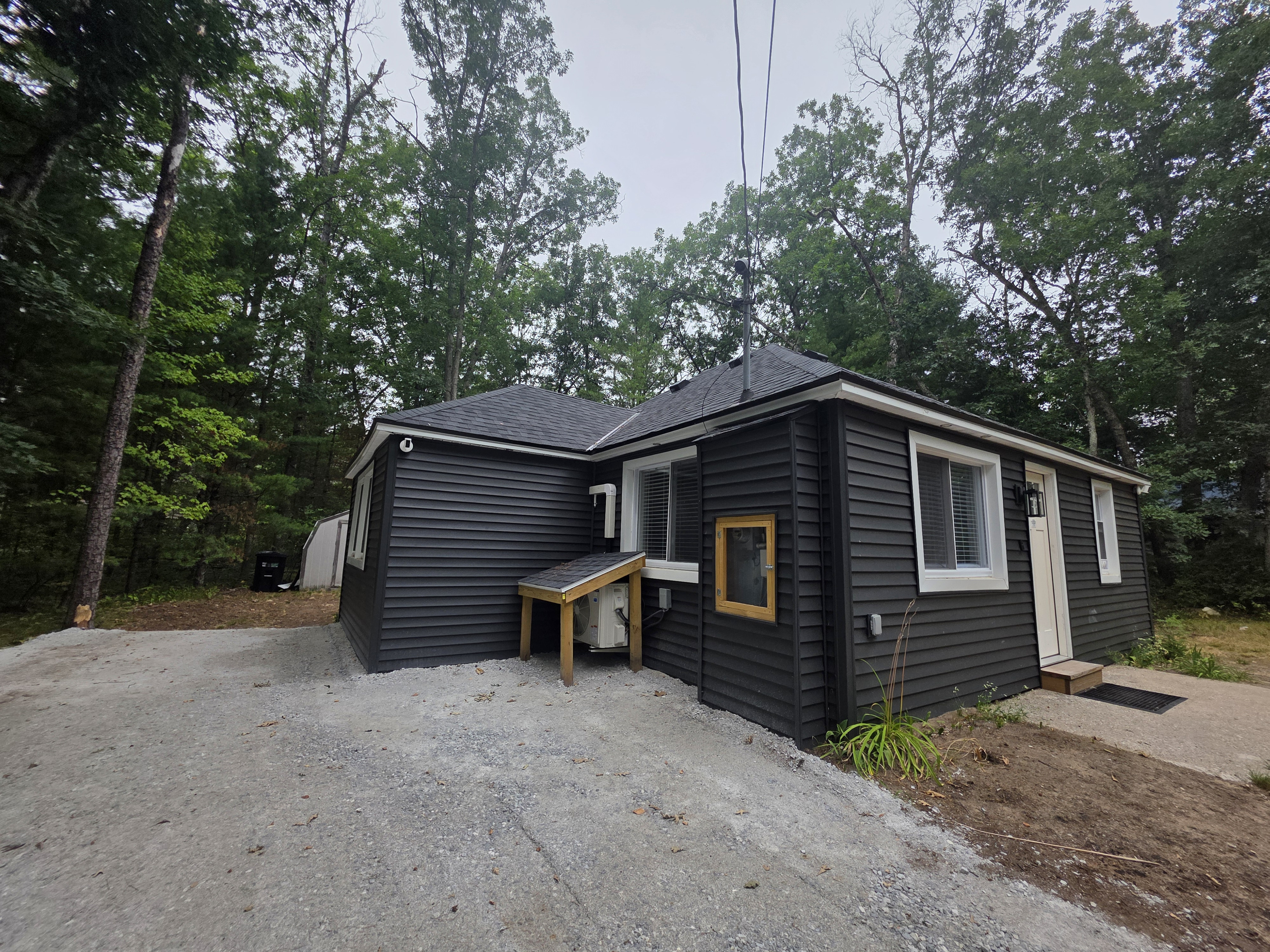Front/side view of the Cabin