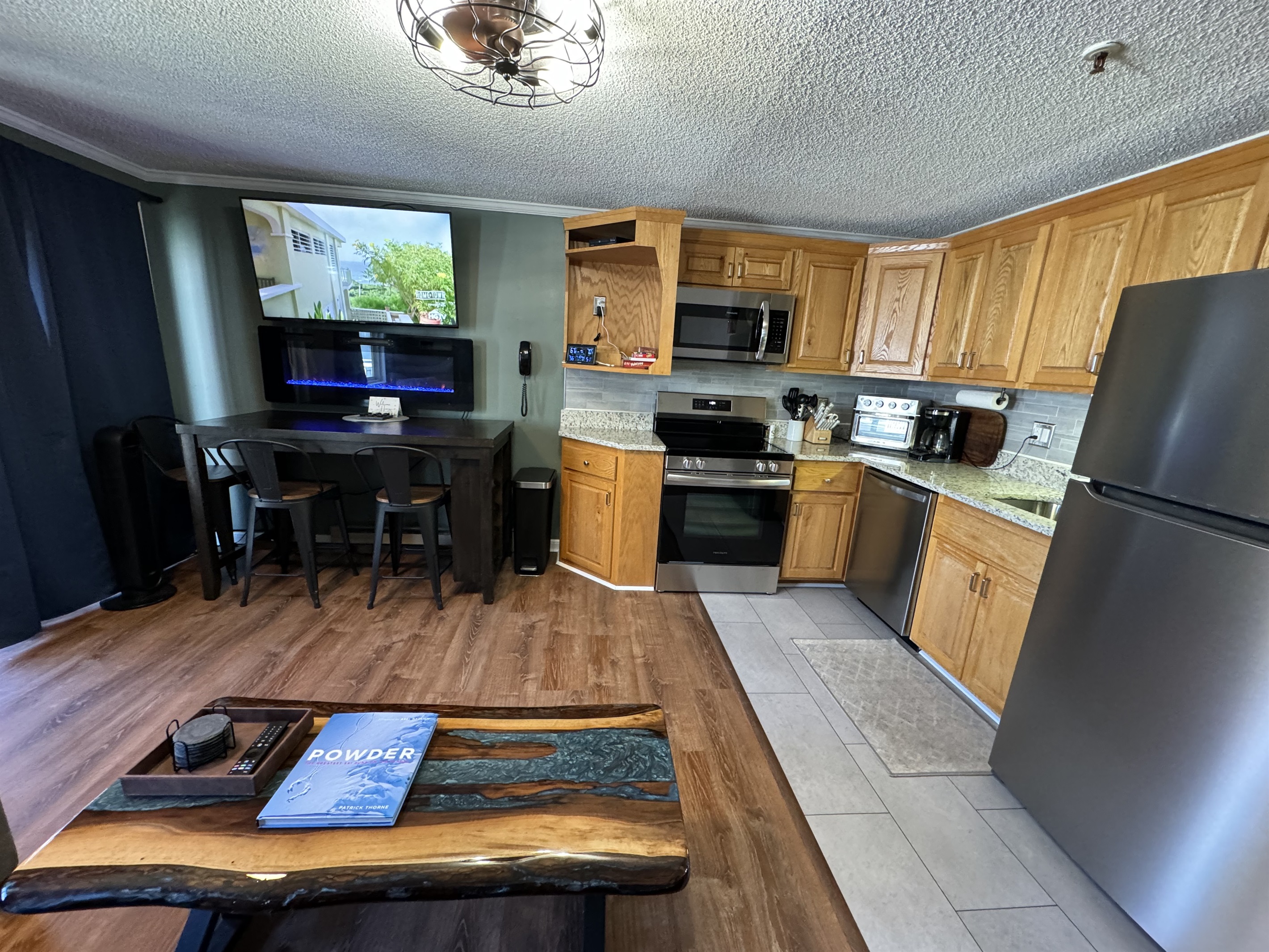Snowshoe Ski-In/Ski-Out Steps to Ballhooter Lift Mountain Lodge Condo