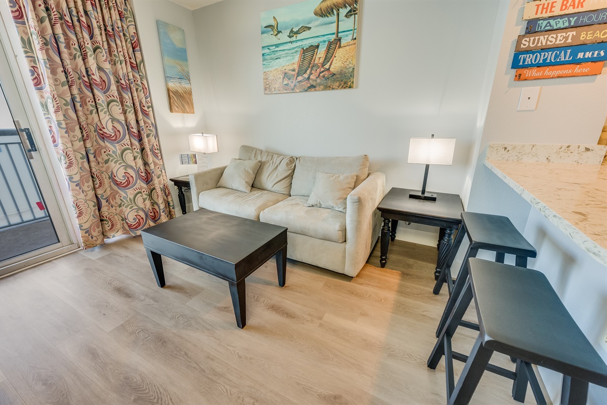 Living Room with Stunning Views🌊☀️