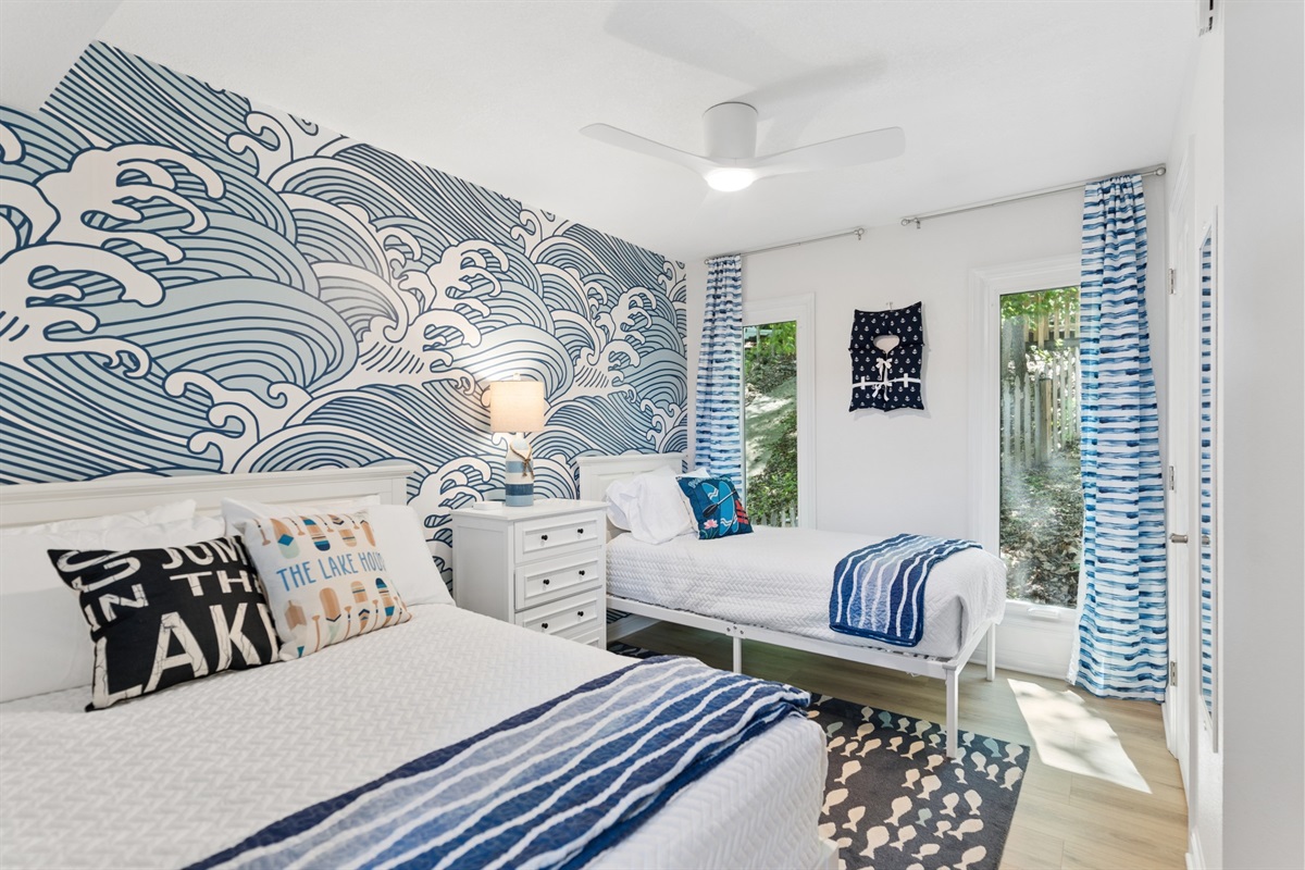 Room for everyone - no one gets stuck with the &ldquo;bad bed.&rdquo;
