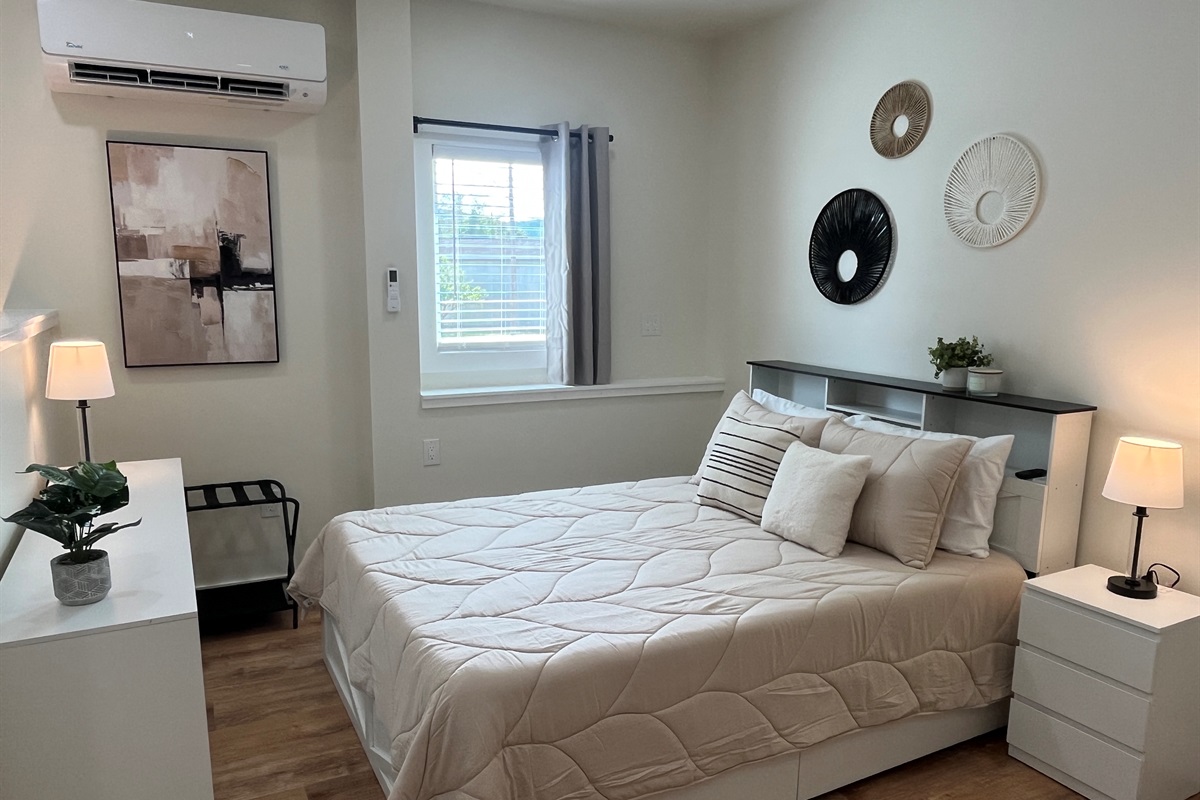 Queen sleeping area