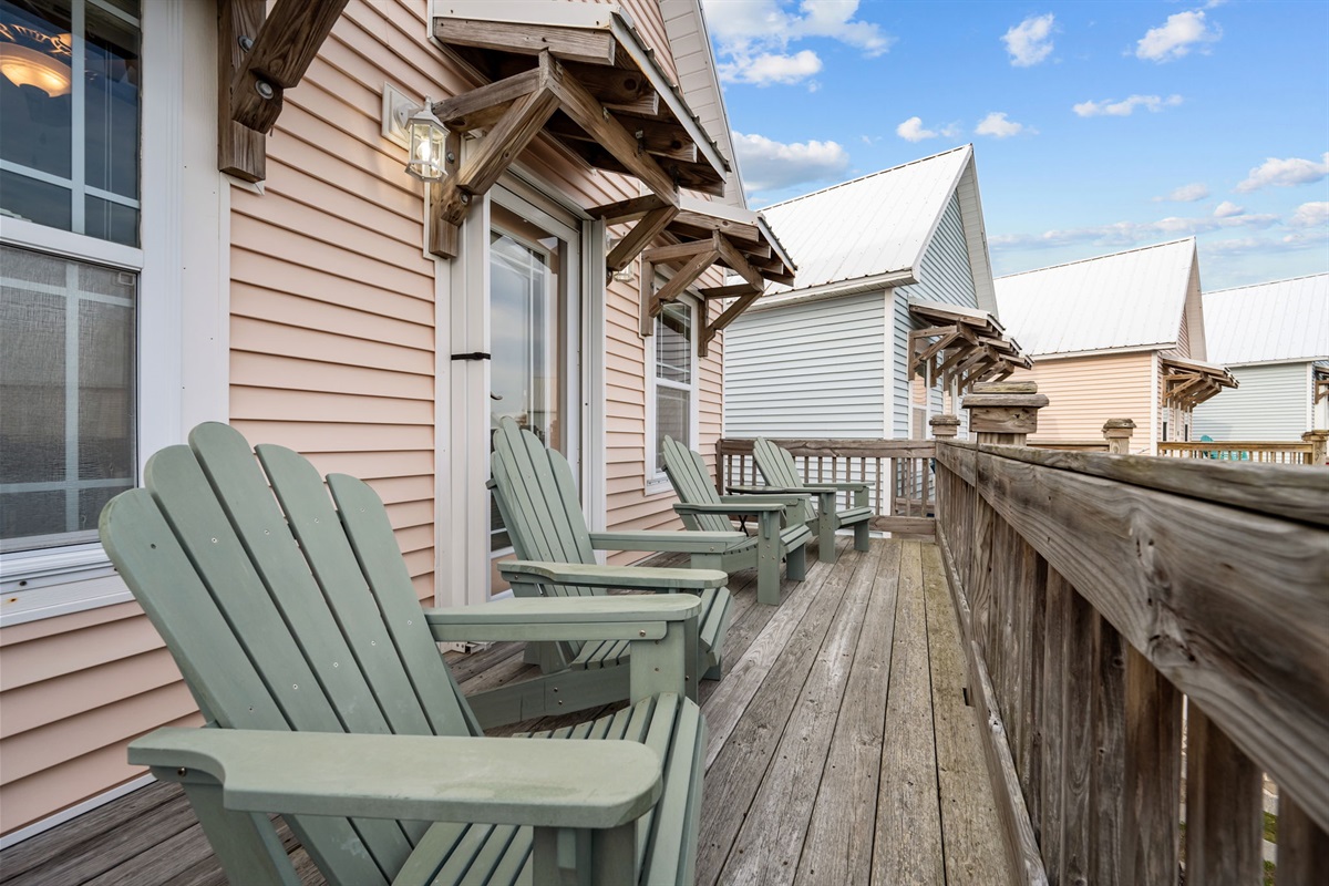Plenty of seating to view the hustle and bustle of Surf City set back in this quiet neighborhood