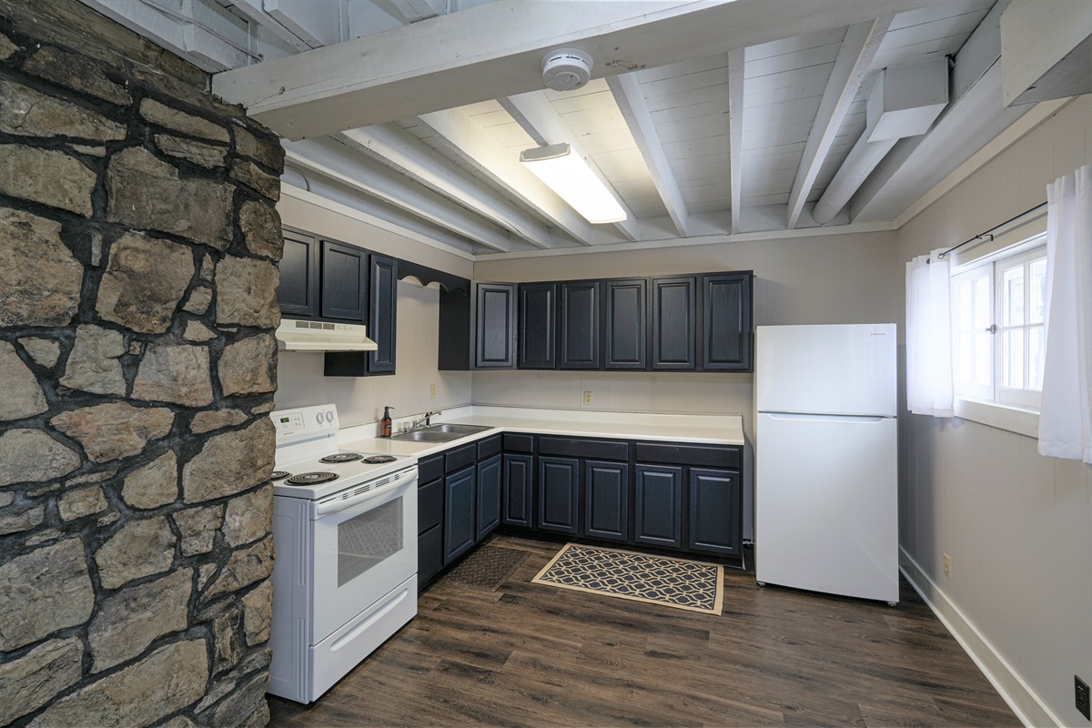 Lots of cabinet space in kitchen