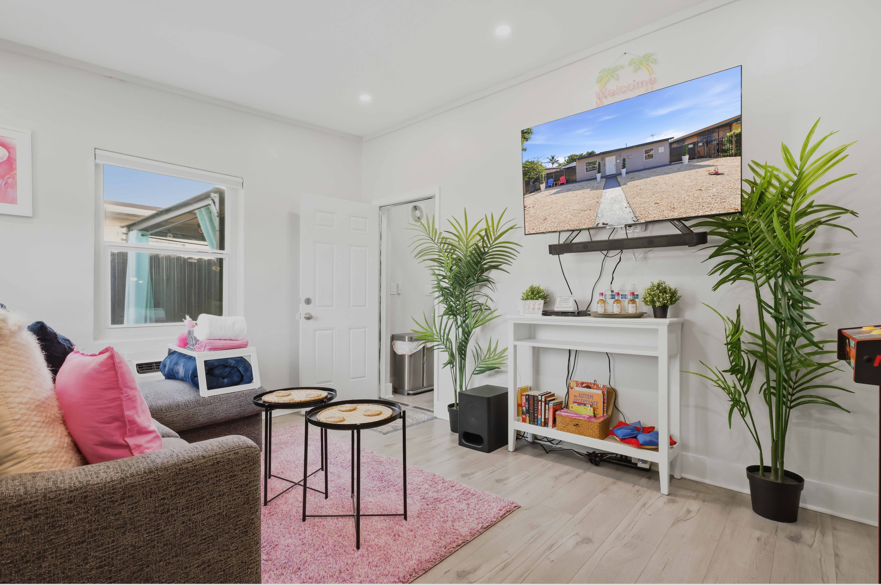 Welcome to The Flamingo Casita !