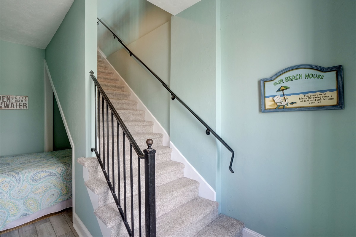 Alcove & stairs to main level