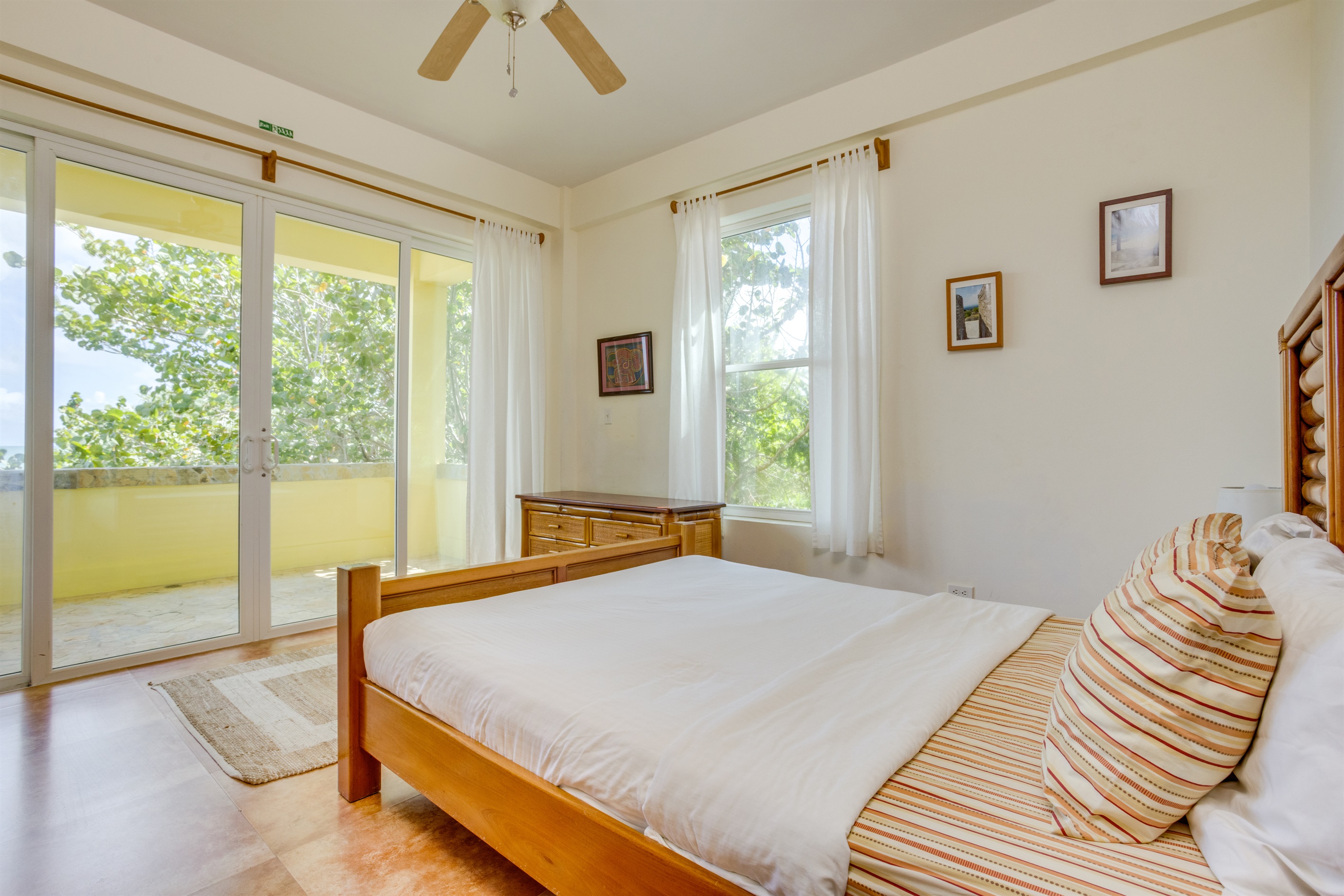 Main Bedroom with Queen Bed