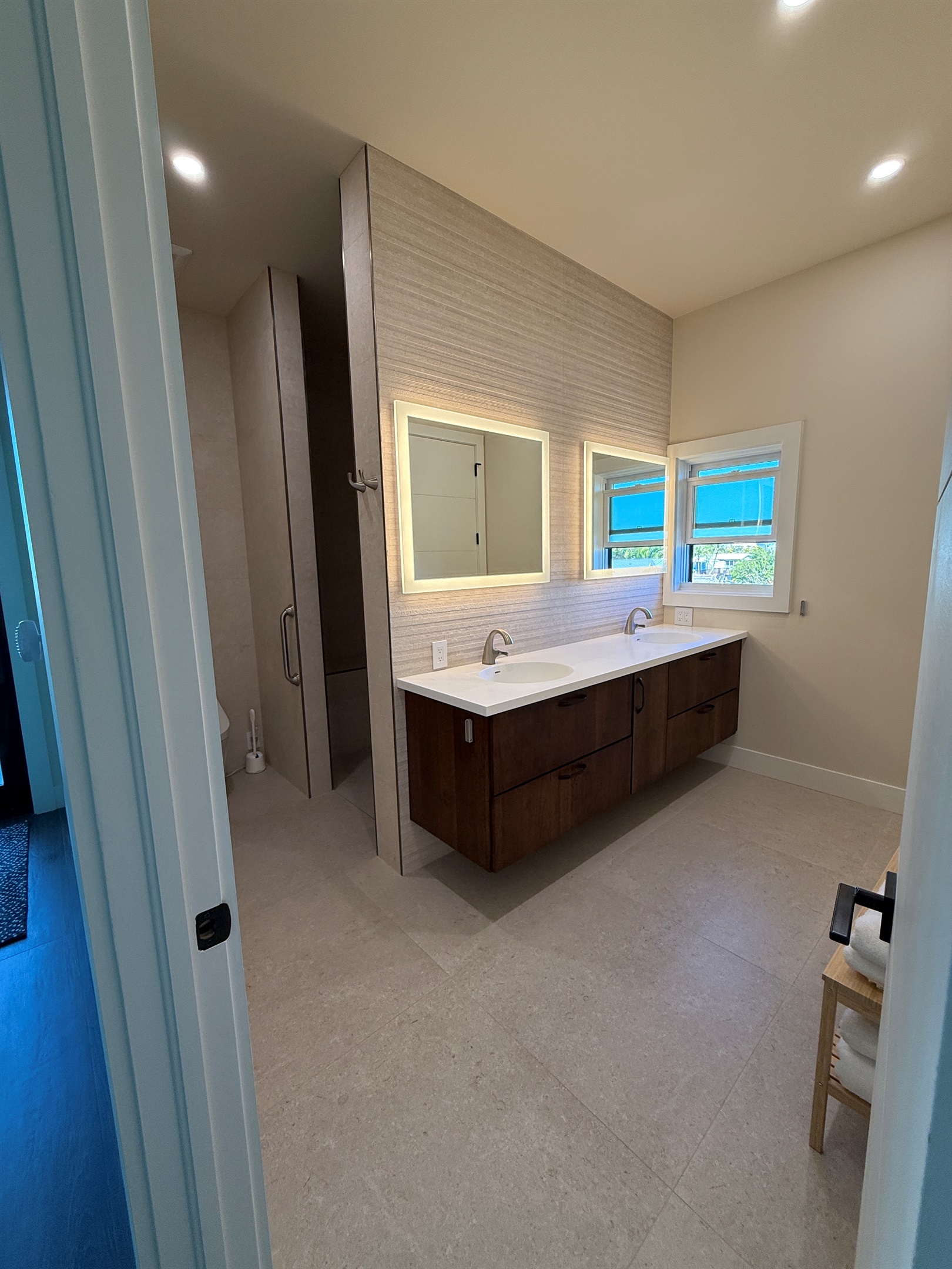 Primary en-suite vanity