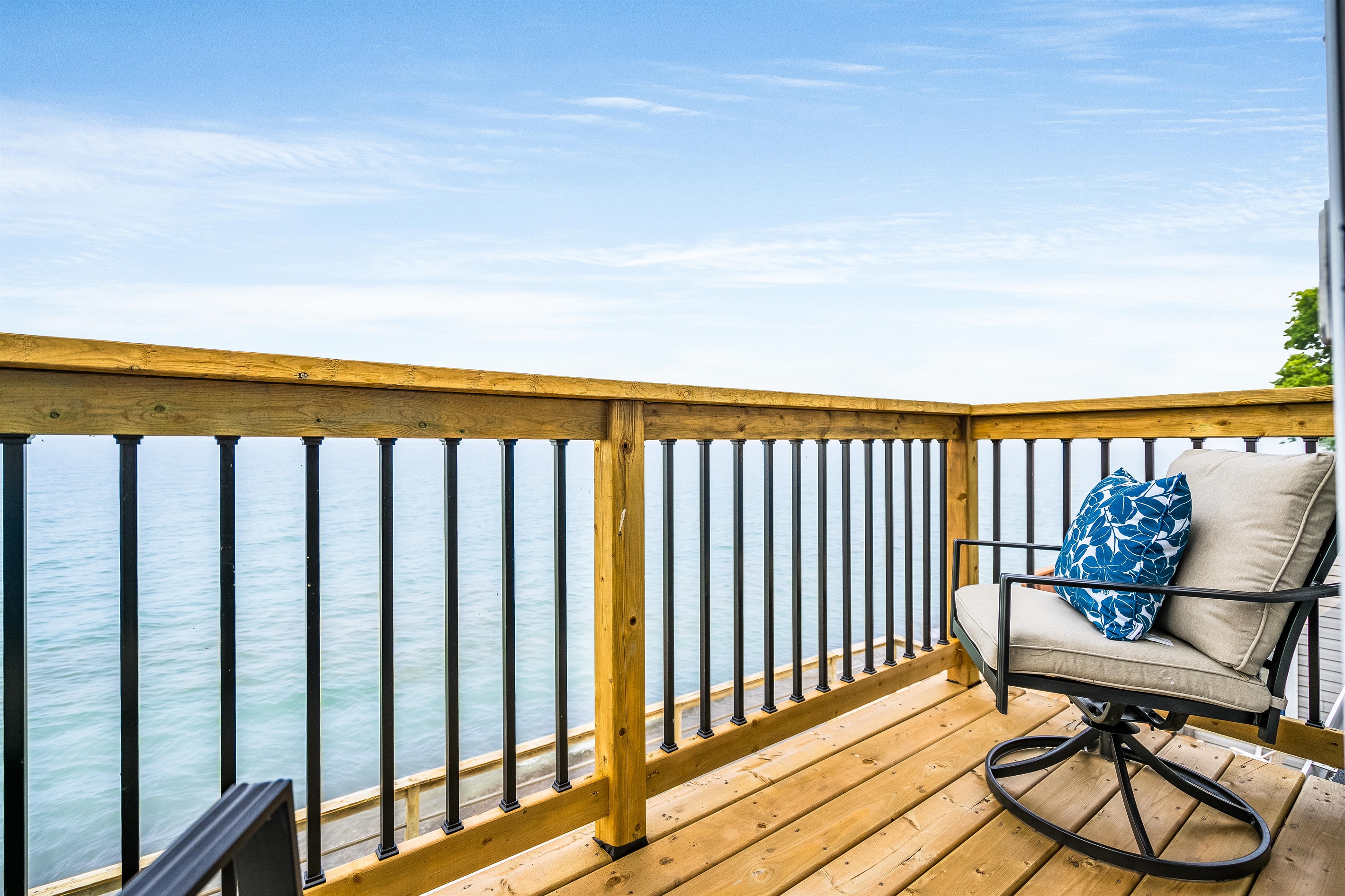 Enjoy your morning coffee on the 2nd floor balcony while taking in the beauty of Lake Erie.