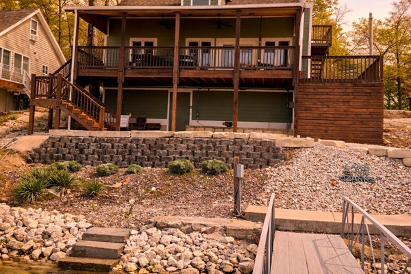 Cove-Out Cottage Lakeside View