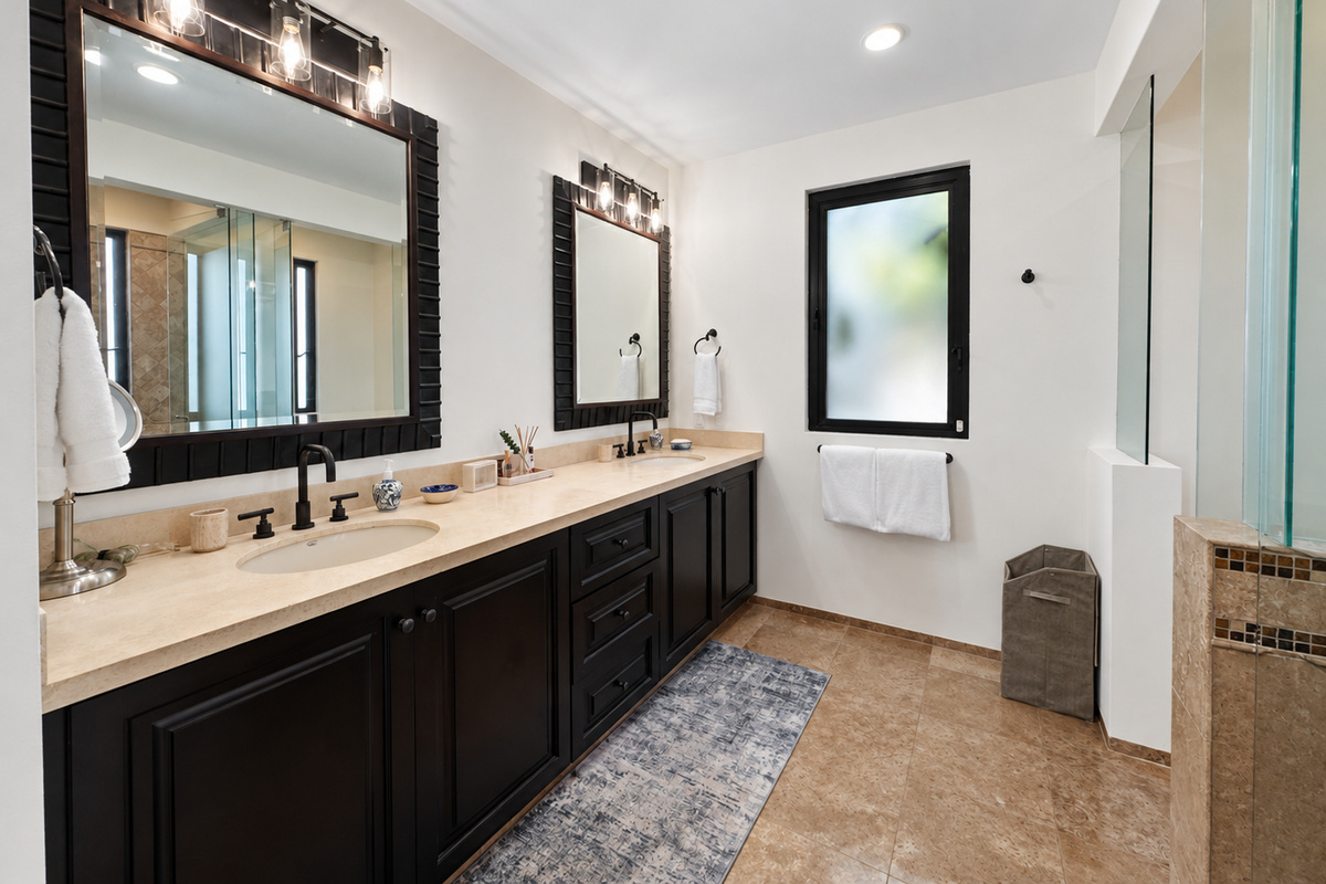 Main Master Bathroom.