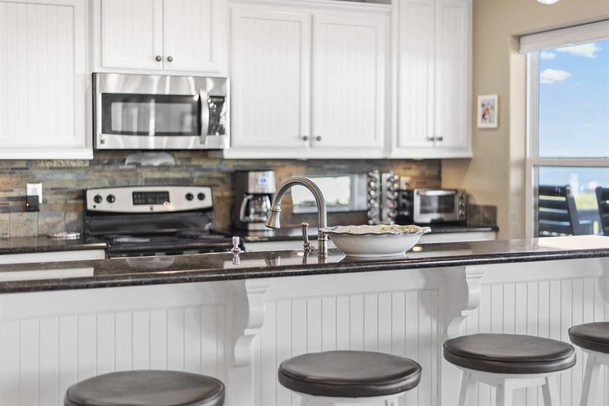 1c23c760e7274f6ca6b8a487cc233fc5 Large | Beachhouse | Texas | TX | Vacation Homes | Galveston | Crystal Beach | Kokomo | Breezy Days | Beachfront Elegance | Sunrise Serenity | Southern Sands Property Management, LLC