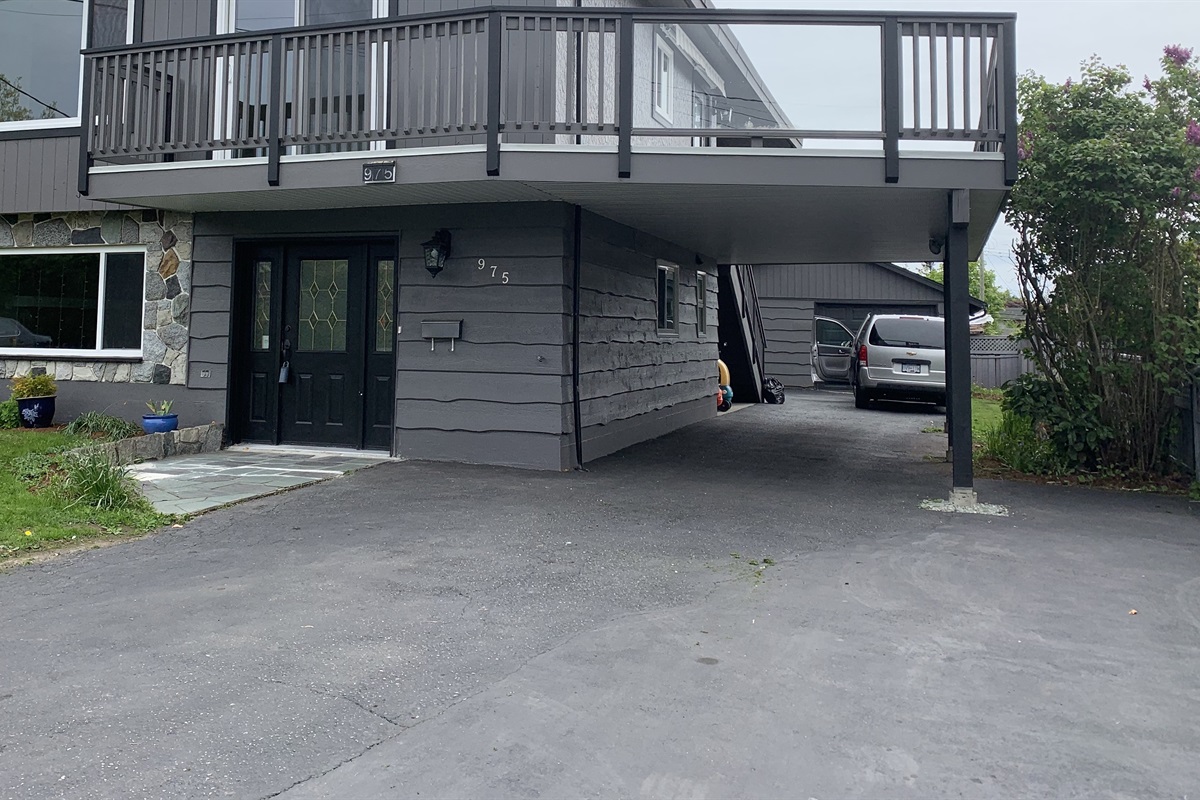 116 Darwin Ave 3 Bedroom Comfy House Be My Guest in BC Short