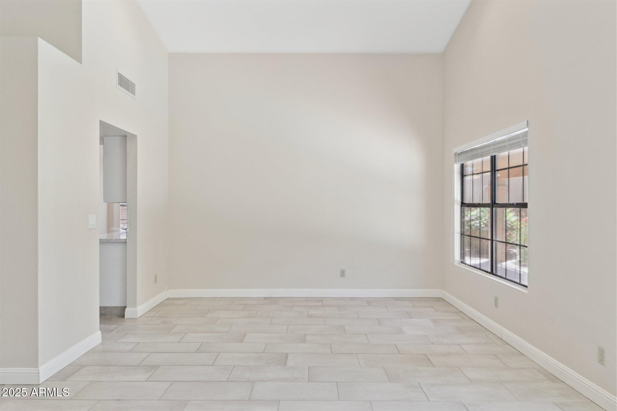 Formal Dining Seats 8: Getting Professionally Decorated Now