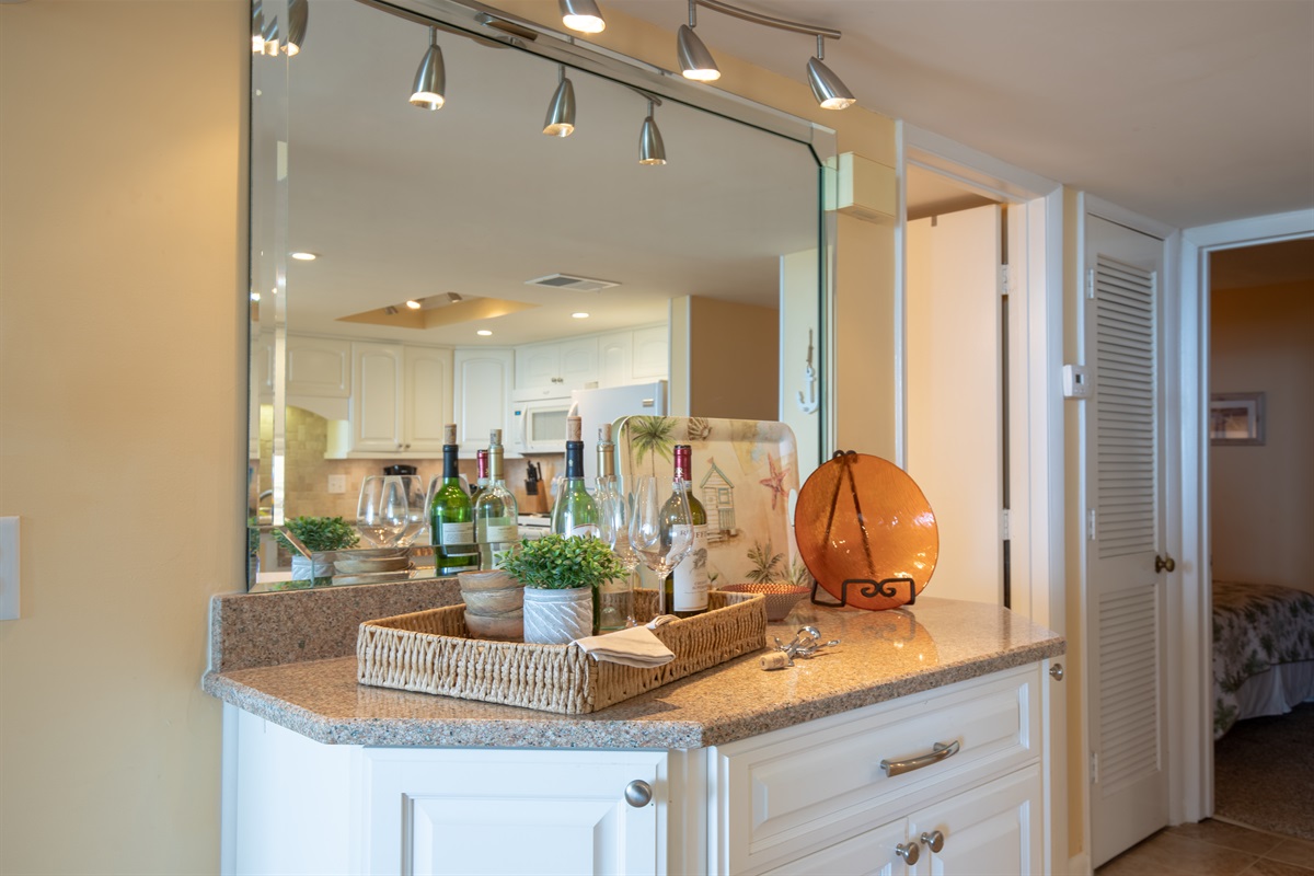 Kitchen/Wet Bar