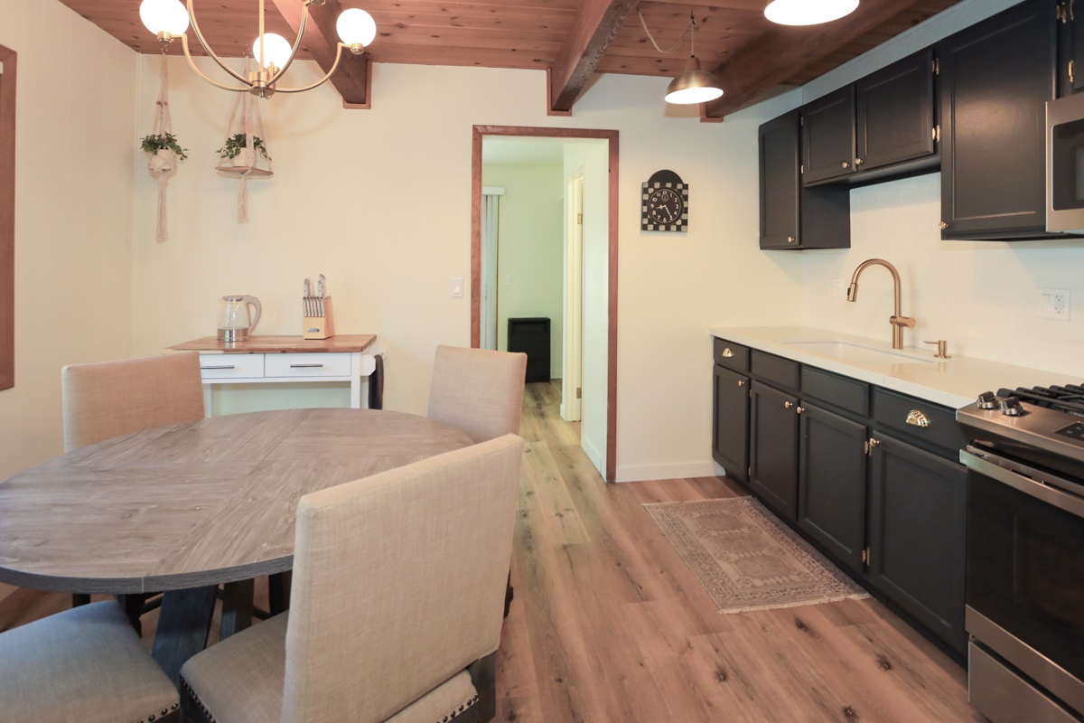 Dining area / kitchen