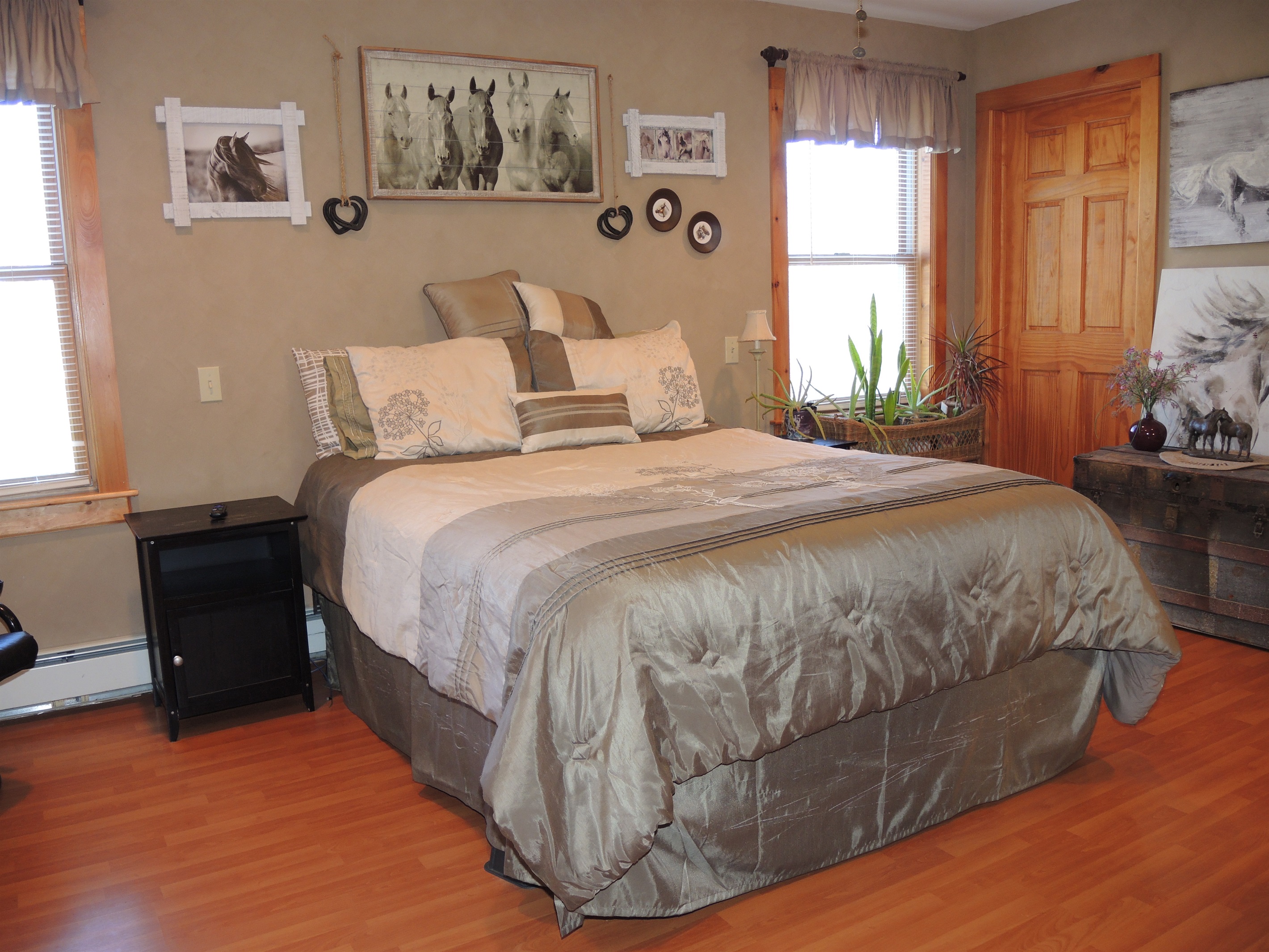 Queen master bedroom