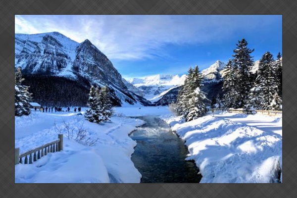 Lake Louise - looking toward the glacier
