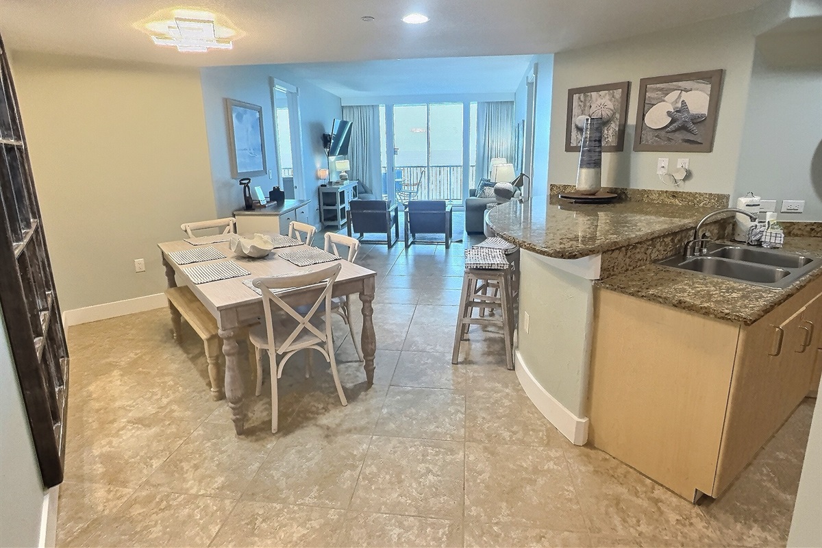 Dining/Kitchen