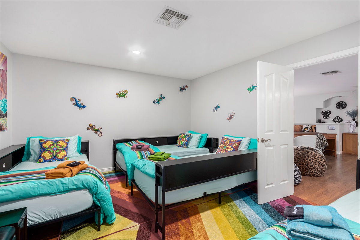 Bunk Room 4 Twin XL beds