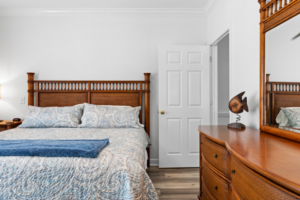 Bedroom 1 (King)