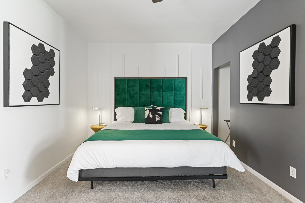 This king suite features memory foam comfort and a full private bath for restful nights. day of exploring St. Louis in this main level king bedroom with memory foam bed, and blackout curtains for the perfect night&rsquo;s sleep.