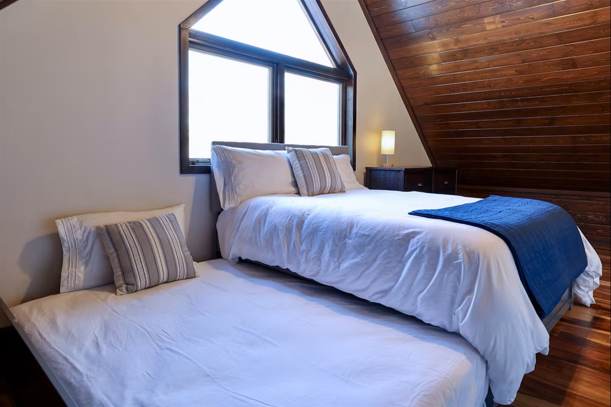 Loft area with trundle bed extended