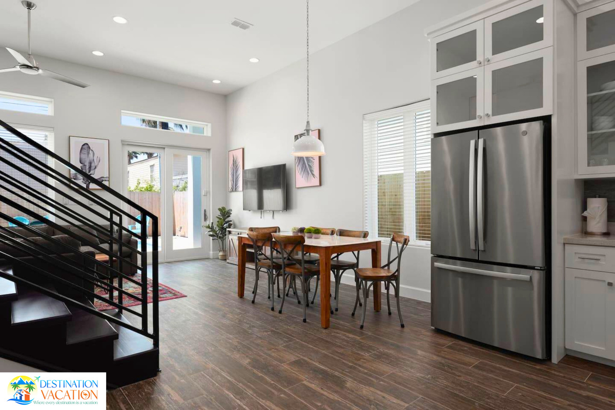 A welcoming dining space made for shared vacation moments.