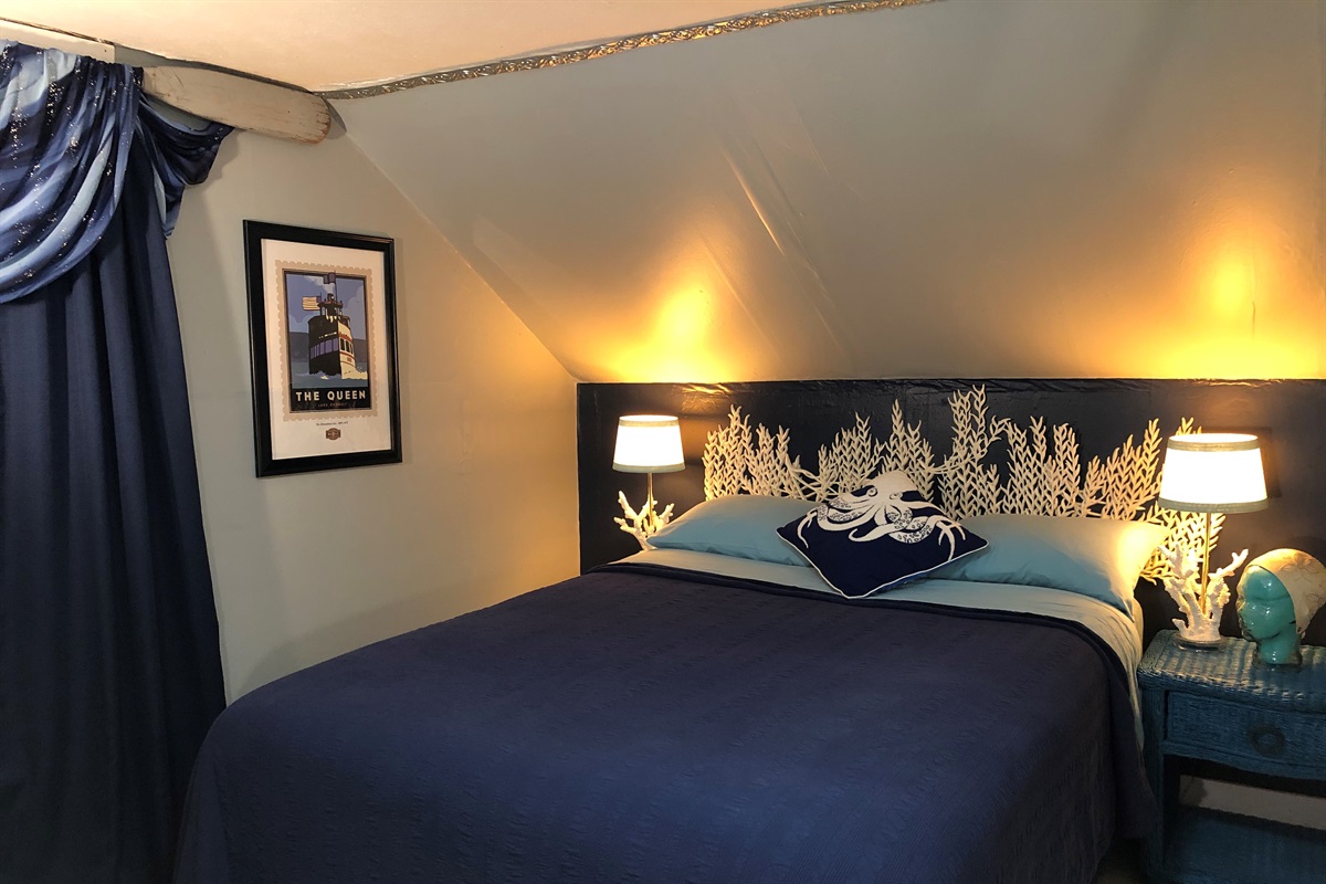 Guest Room #2 - Queen Bed