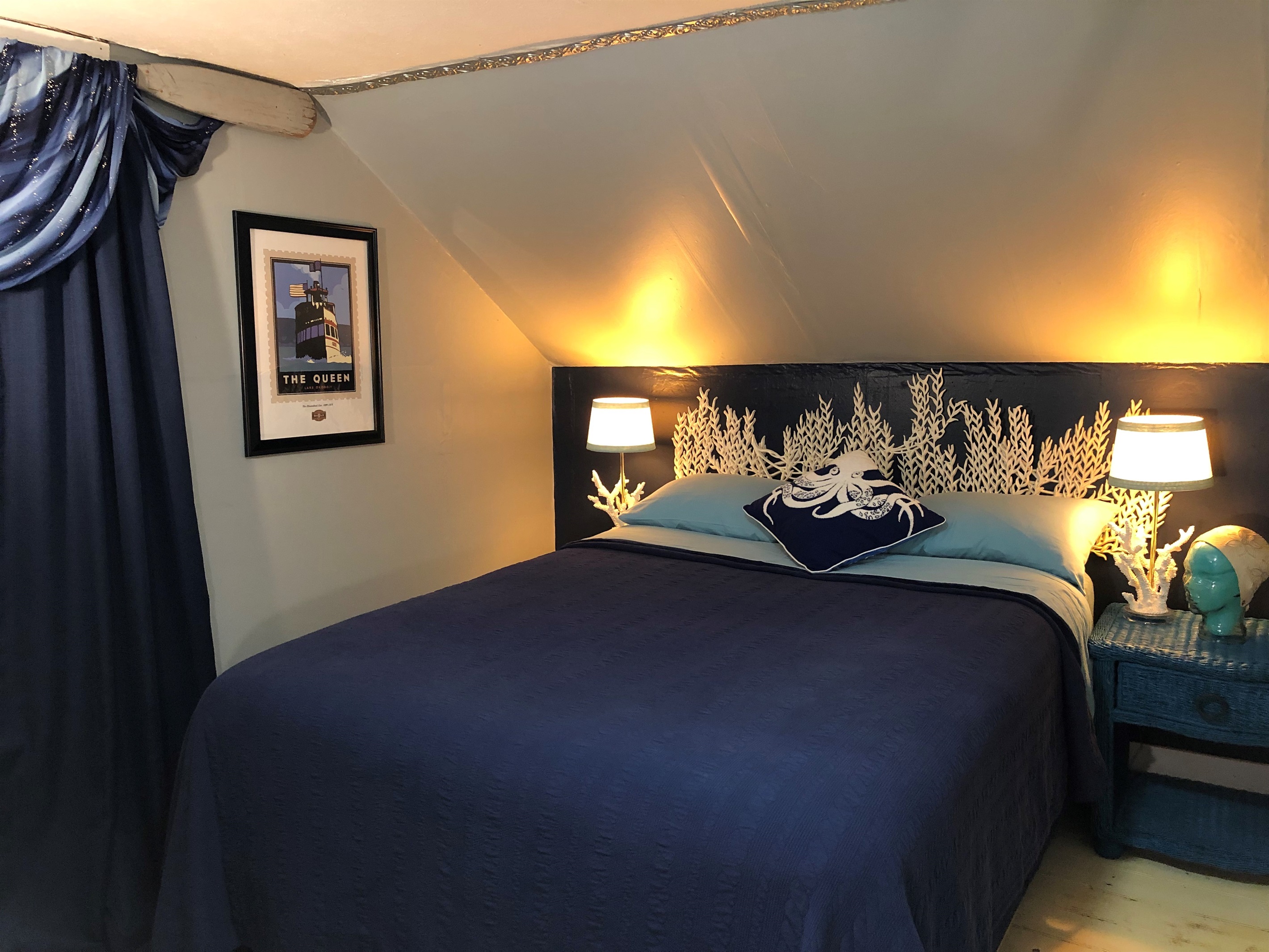 Guest Room #2 - Queen Bed