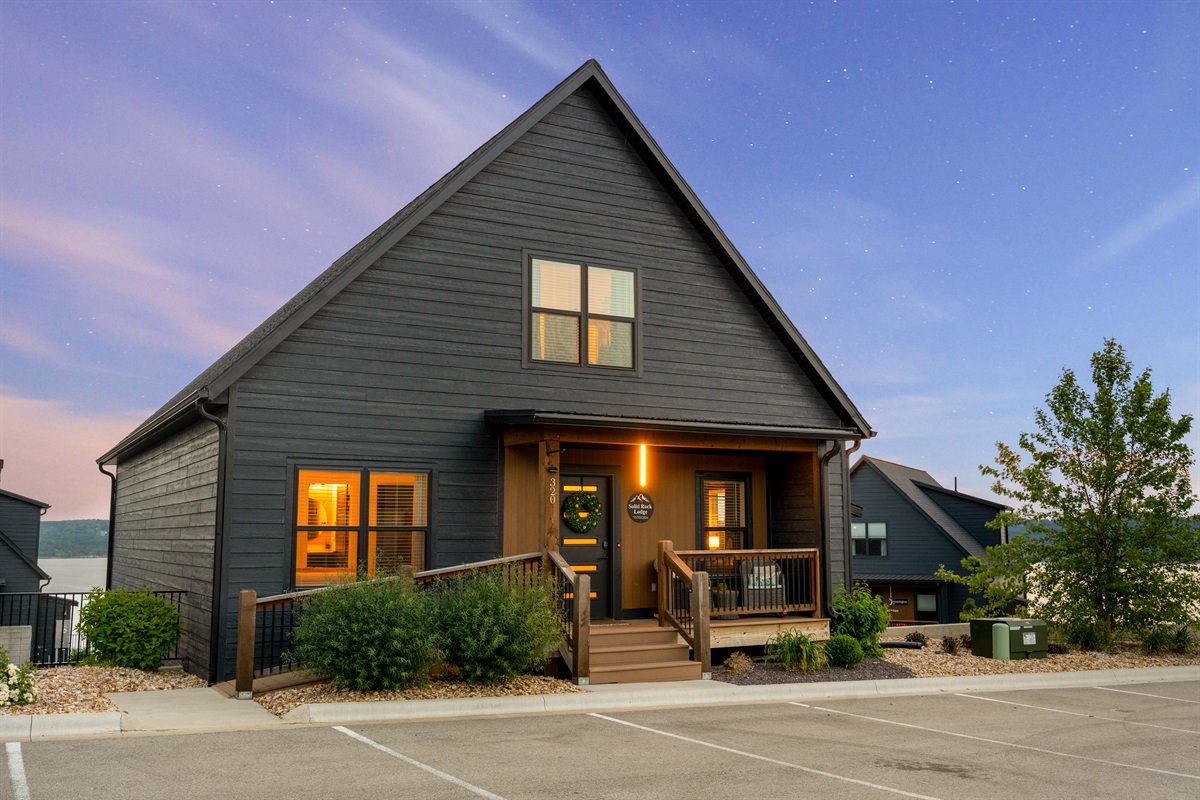 Welcome to Solid Rock Lodge! A 7br/7ba home with great views of Tablerock Lake! And wheelchair accessible.