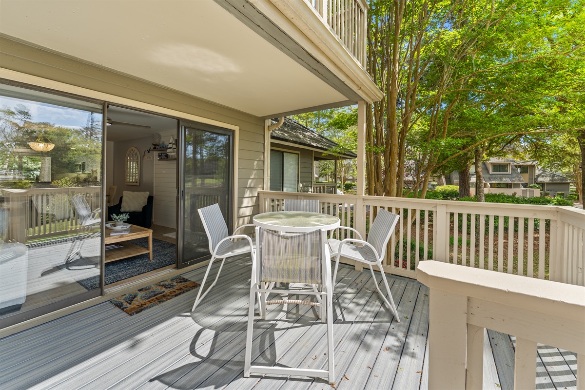 Peaceful desk, just shit back and soak up the sun