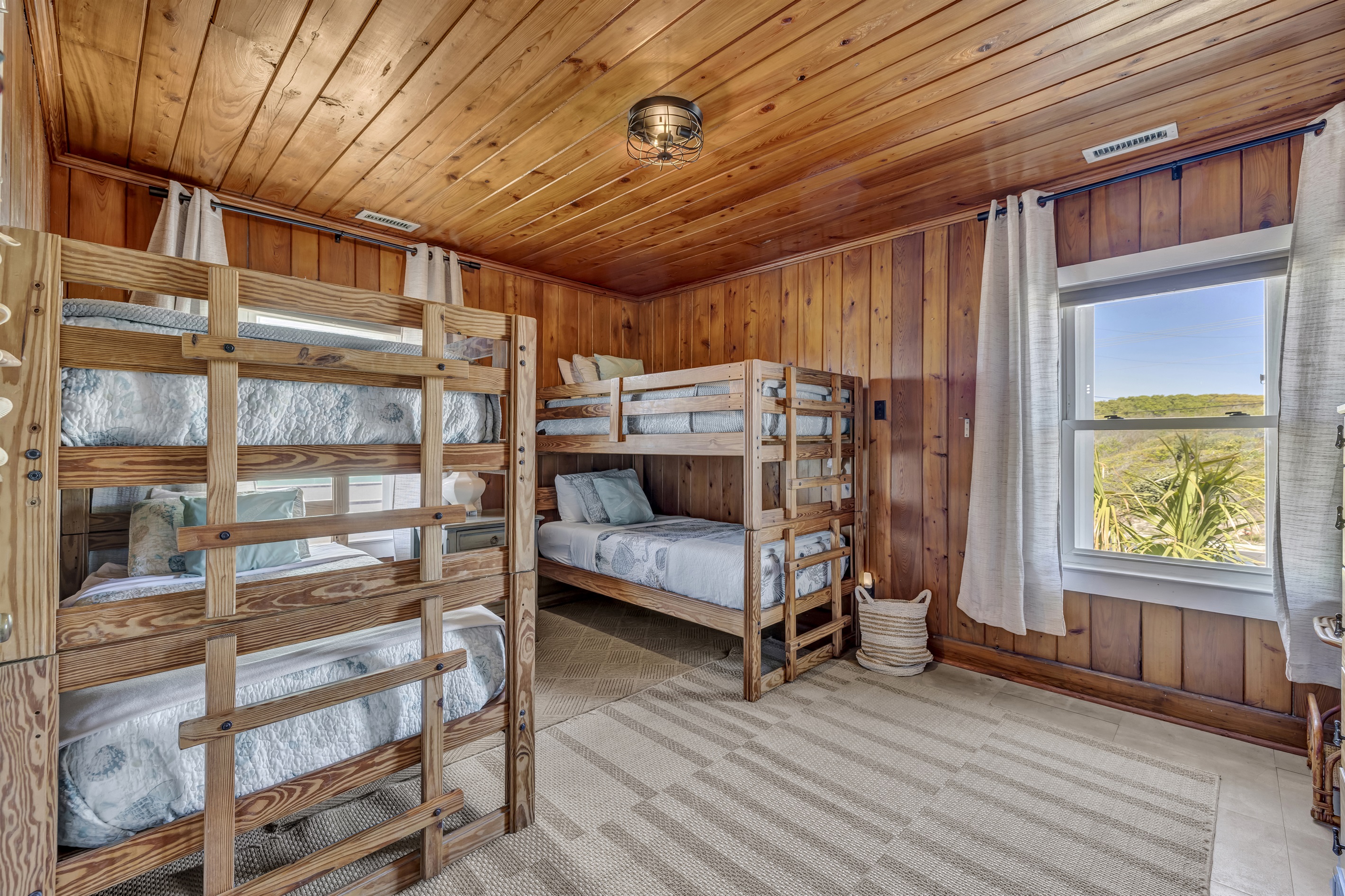 Upstairs Kids/Bunk bed room