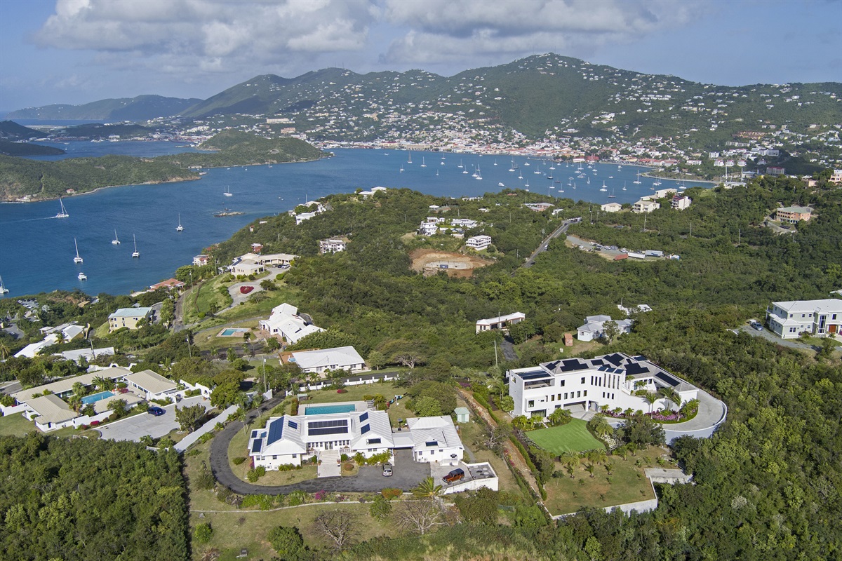 Bakkero Villa has views of surrounding islands, Havensight, Yacht Haven and Town