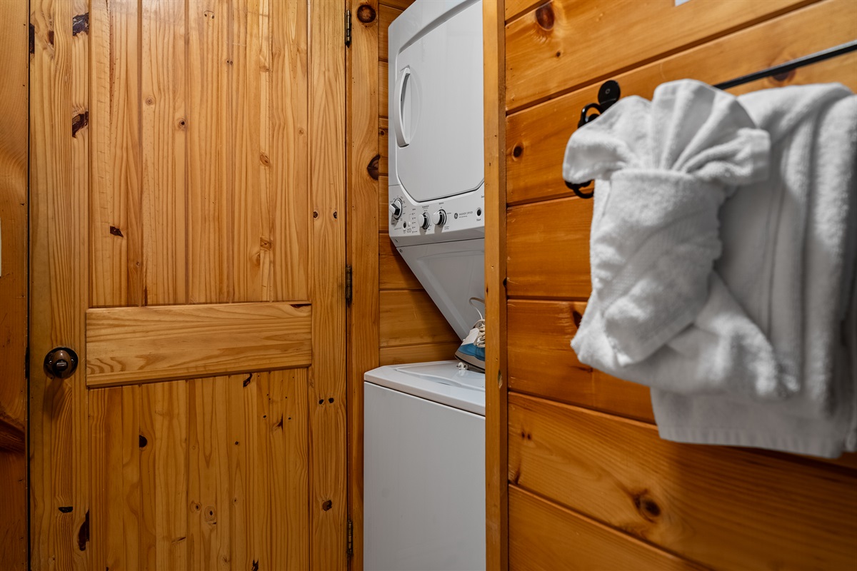 For added convenience during longer stays, the cabin includes an in-unit washer and dryer, making it easy to refresh clothes, towels, and swimsuits throughout your Smoky Mountain getaway.