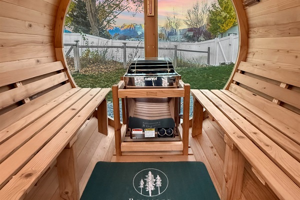 Sauna sessions with sunrise views, hot tub soaks under the stars, and mountains as your backdrop. Your crew deserves this kind of magic after every adventure-filled day.