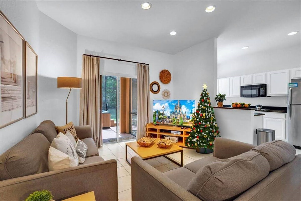 Enjoy your Holidays in the sunny Florida!Welcome to our 4 bedroom unit at Regal Oaks resort. With two themed bedrooms with Mickey and Star Wars, plus your private hot tub, this is the best place for your upcomin trip. 