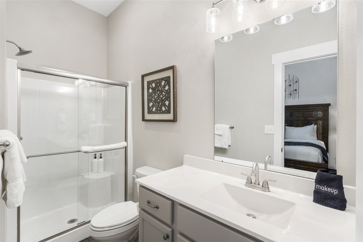 Lower level bedroom #4 ensuite bath