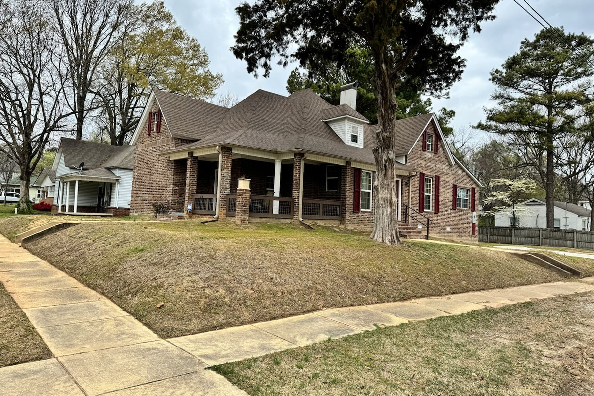 Front/Corner of house