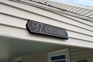 92 Crestmont sign